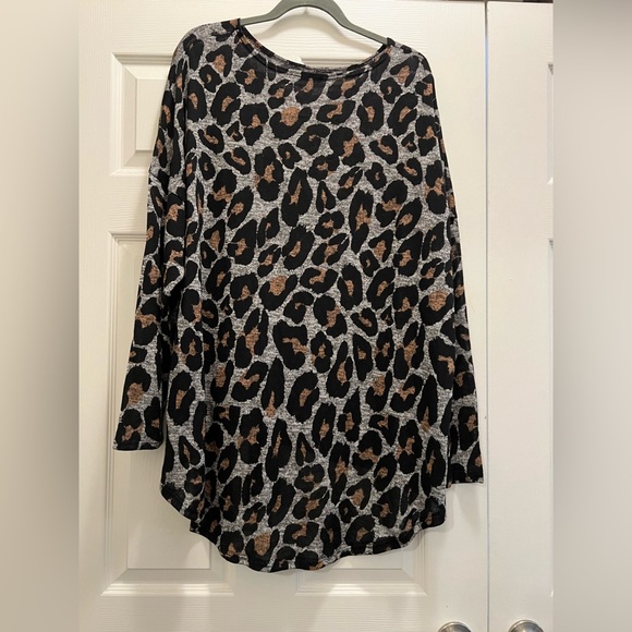 NWT Leopard Print 🐆 Long Sleeve Top Plus Size - Picture 3 of 3